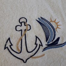 Drap de bain blanc " Ancre de marine et voilier " à personnaliser